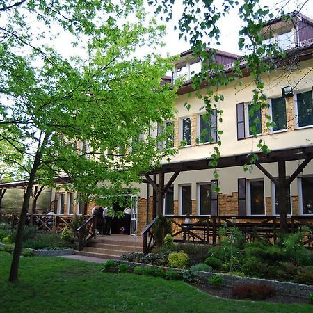 Bed and Breakfast Park Na Wojskiego Marki  Zewnętrze zdjęcie