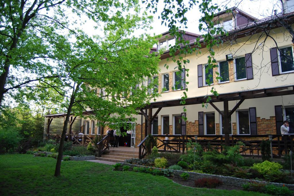 Bed and Breakfast Park Na Wojskiego Marki  Zewnętrze zdjęcie